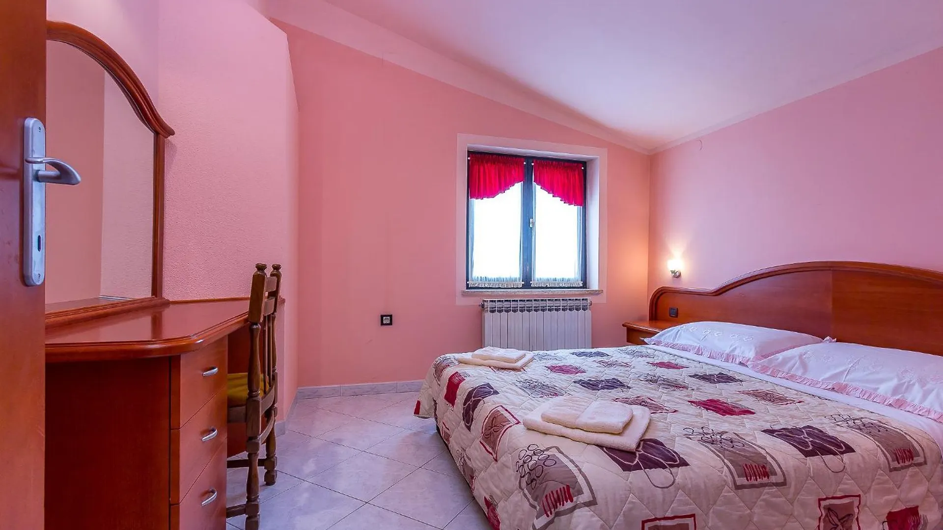 Apartment Sara ميدولين